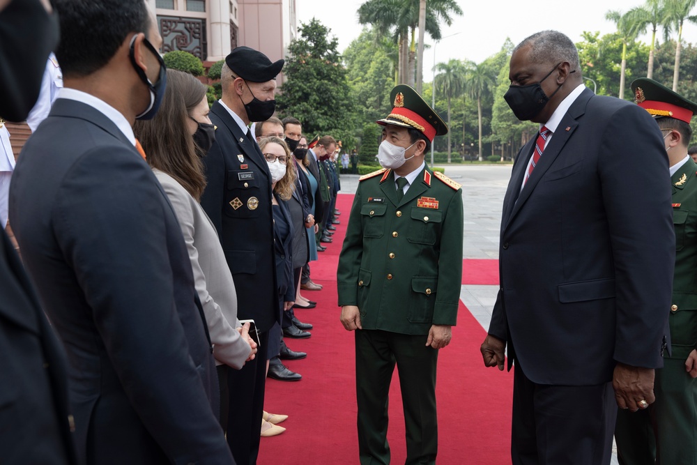 SECDEF visits counterparts in Hanoi, Vietnam