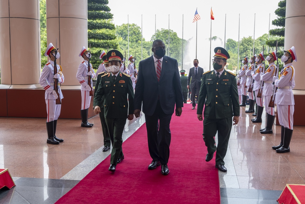 SECDEF visits counterparts in Hanoi, Vietnam