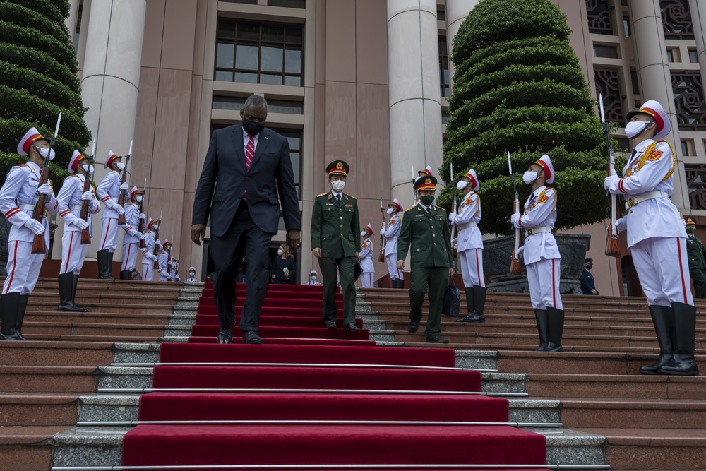 SECDEF visits counterparts in Hanoi, Vietnam