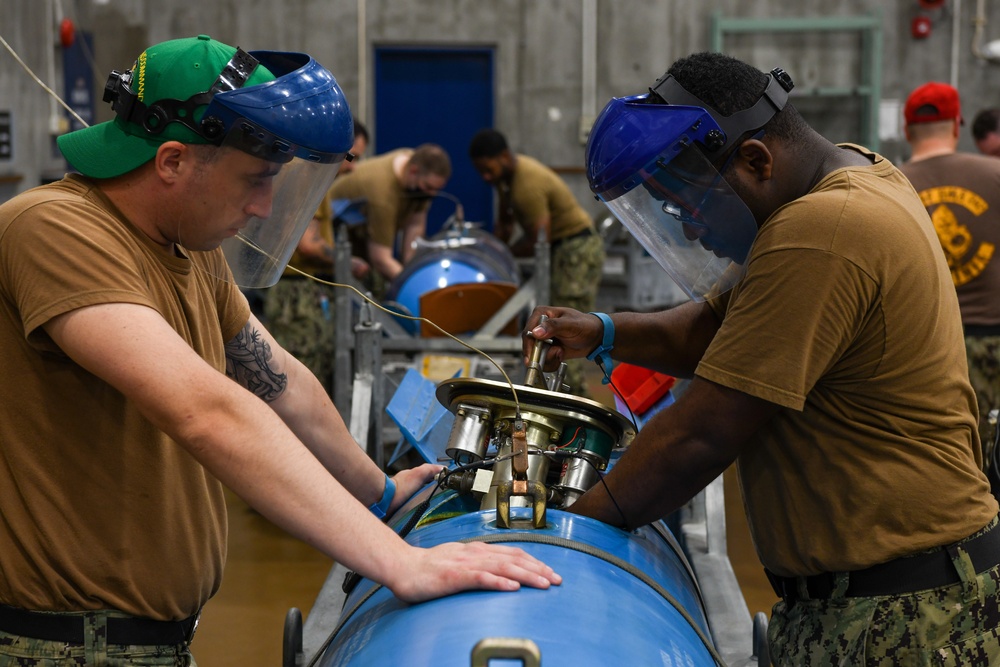 Navy Munitions Command Practices on MK 65 Training Mines