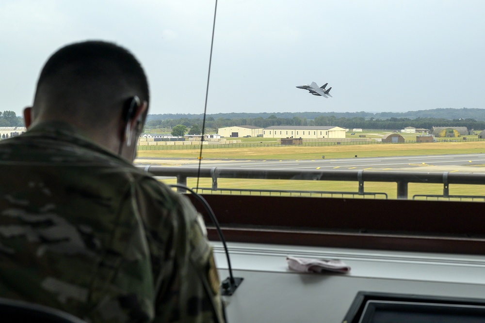 F-15E landing maneuvers