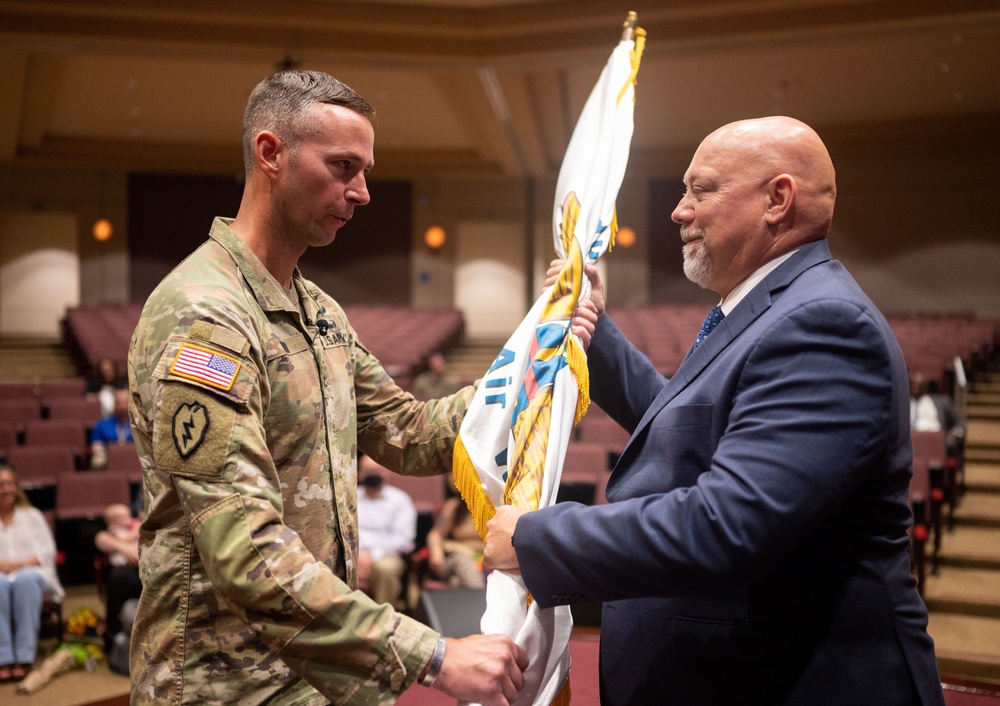 Incoming Air Warrior Product Manager Assumes Responsibility During Change of Charter Ceremony