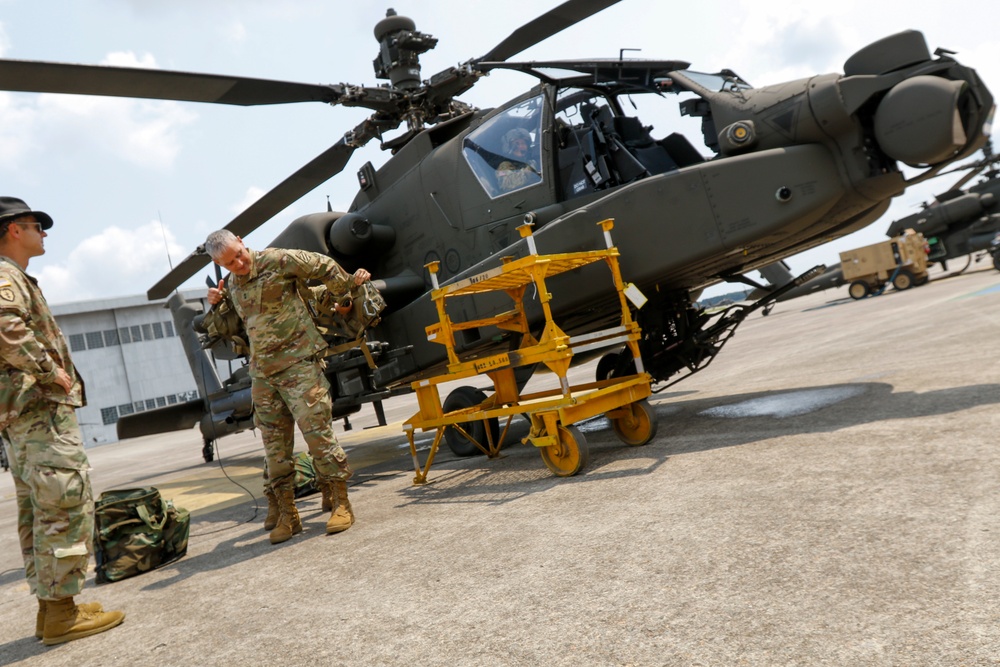 The Commanding General of the 3rd Infantry Division takes to the skies.