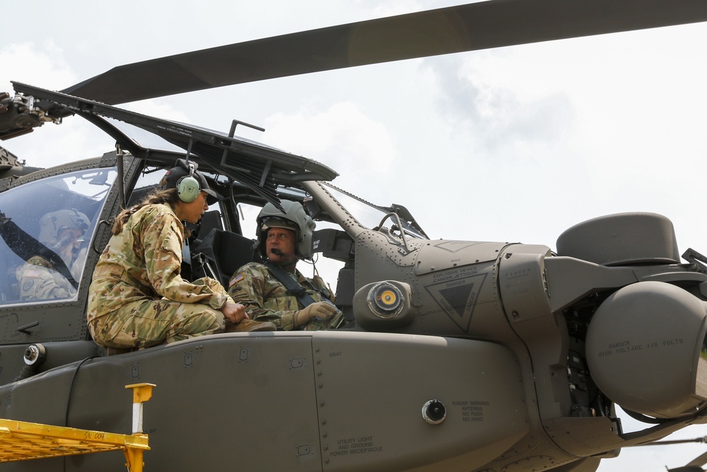 The Commanding General of the 3rd Infantry Division takes to the skies.