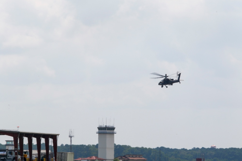 The Commanding General of the 3rd Infantry Division takes to the skies.