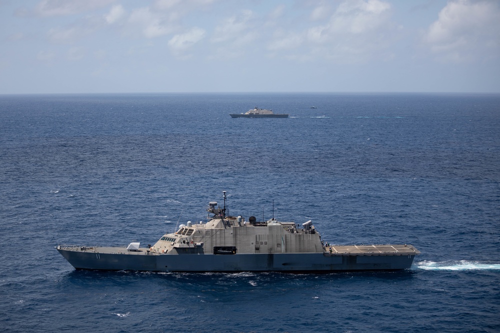 USS Billings and USS Sioux City Transit Together in the Caribbean Sea