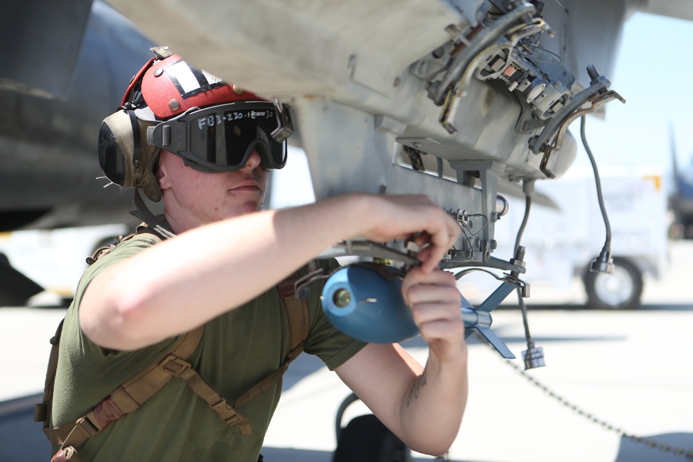 VMAT-203 Marines load and make ready