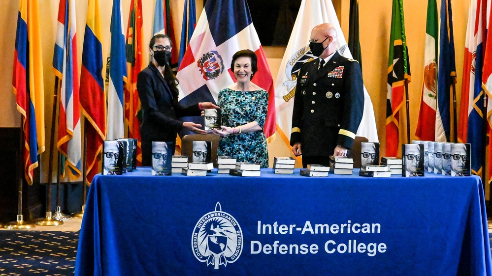 Dominican Republic Embassy donates literary collection to IADC Library