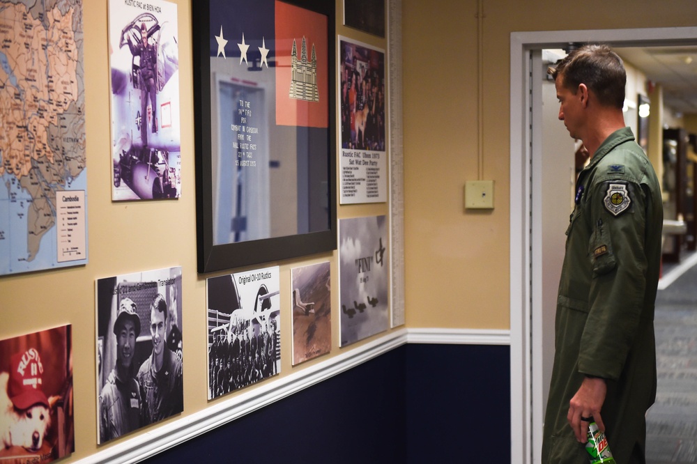 23 WG commander tours the 23 FG