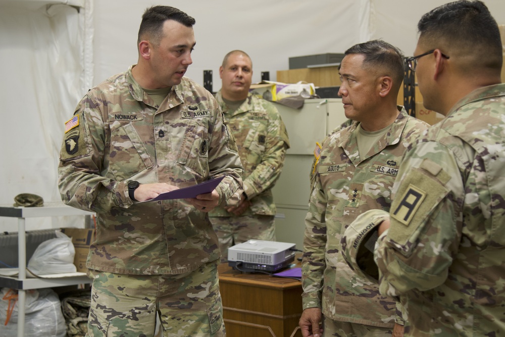 First Army CG conducts tour of NFHTX facilities by 4-393 TSBN