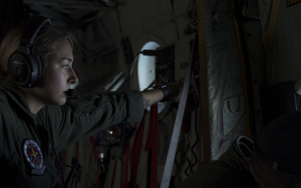 Talisman Sabre 21: U.S. Marines with VMGR-152 refuel Australian F/A-18s