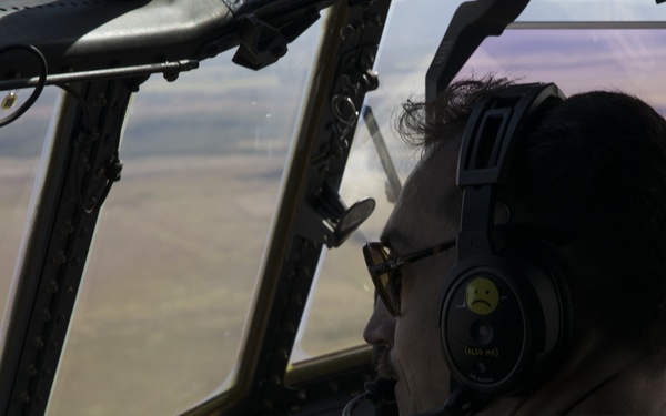 Talisman Sabre 21: U.S. Marines with VMGR-152 refuel Australian F/A-18s