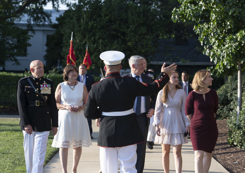 DSD Hicks attends Marine Barracks 8th and I Parade