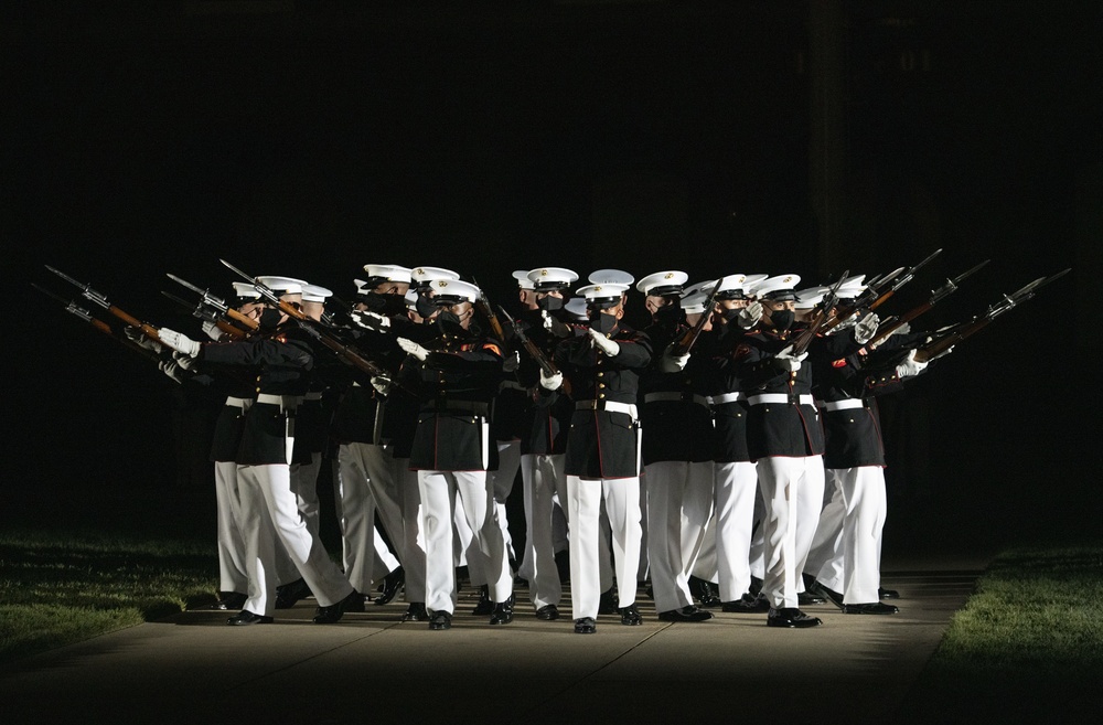 DSD Hicks attends Marine Barracks 8th and I Parade