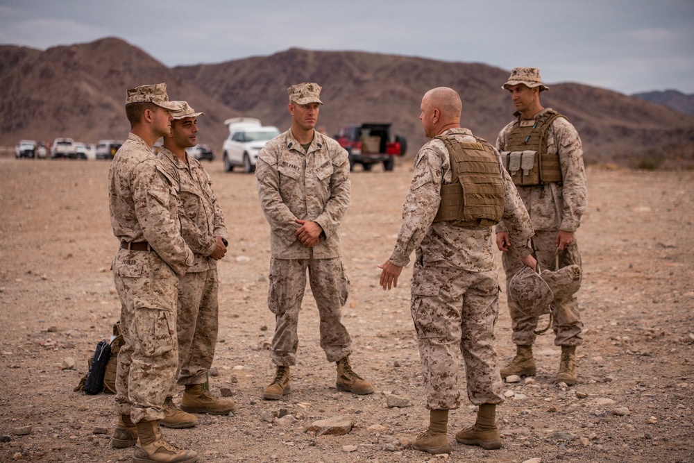 4th MARDIV CG Visits 2/23 Marines