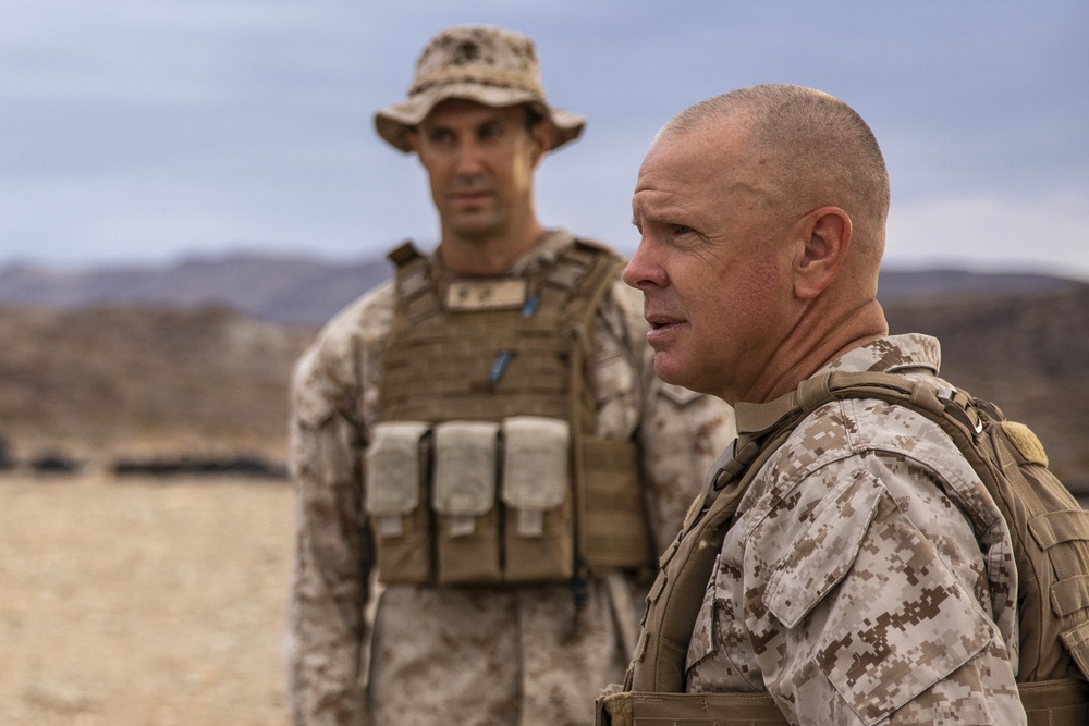 4th MARDIV CG Visits 2/23 Marines