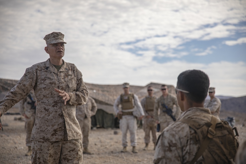 4th MARDIV CG Visits 2/23 Marines