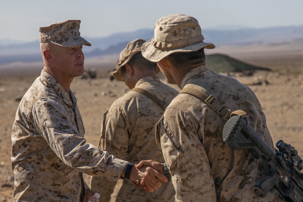 4th MARDIV CG Visits 2/23 Marines