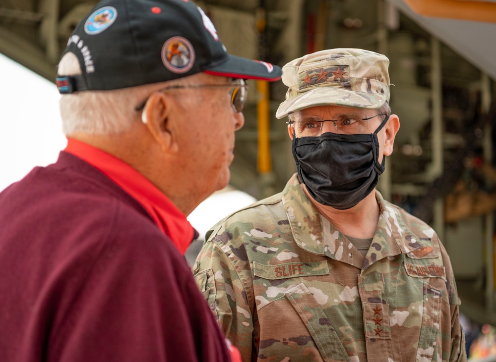 AFSOC Commander visits EAA AirVenture Oshkosh 21