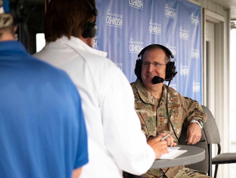 AFSOC Commander visits EAA AirVenture Oshkosh 21