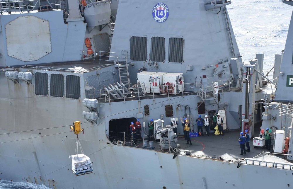 Tippecanoe Resupplies U.S. Destroyer Deployed with British Carrier