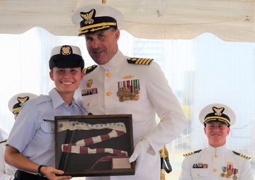 New commander at helm of USCGC Hamilton (WMSL 753)