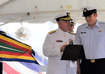 New commander at helm of USCGC Hamilton (WMSL 753)