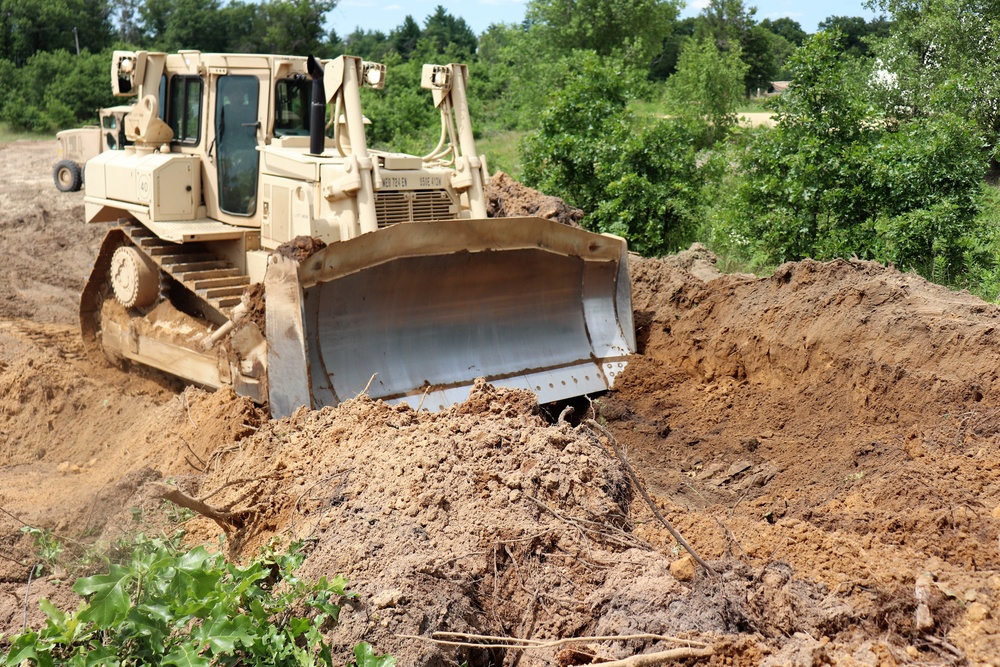 Wisconsin National Guard engineer unit supports heavy lifting for Fort McCoy troop project