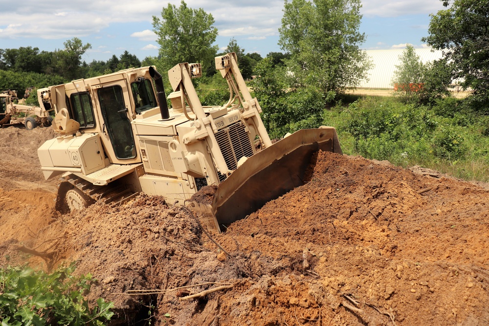 Wisconsin National Guard engineer unit supports heavy lifting for Fort McCoy troop project