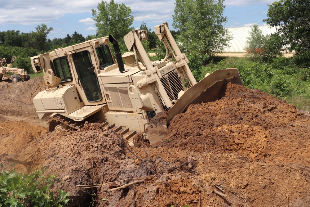 Wisconsin National Guard engineer unit supports heavy lifting for Fort McCoy troop project