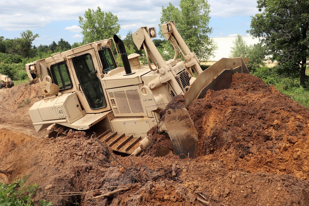 Wisconsin National Guard engineer unit supports heavy lifting for Fort McCoy troop project