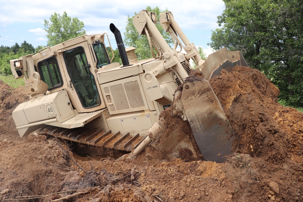 Wisconsin National Guard engineer unit supports heavy lifting for Fort McCoy troop project