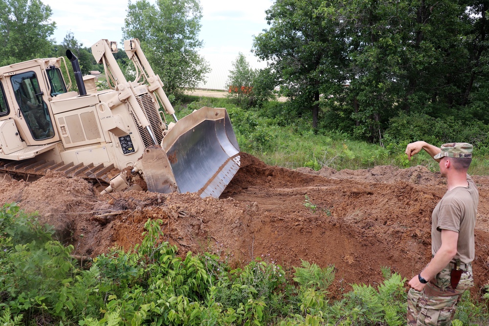 Wisconsin National Guard engineer unit supports heavy lifting for Fort McCoy troop project