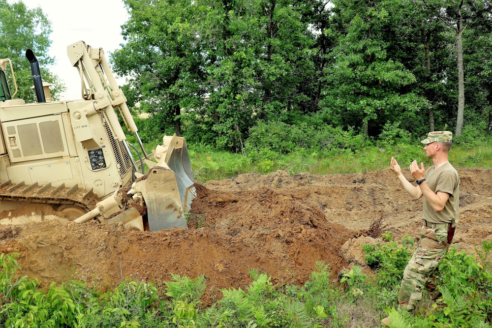 Wisconsin National Guard engineer unit supports heavy lifting for Fort McCoy troop project