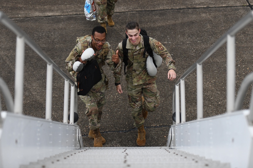 908th Airlift Wing conducts large-scale deployment