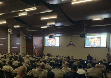 Leadership guru Simon Sinek coaches III Corps