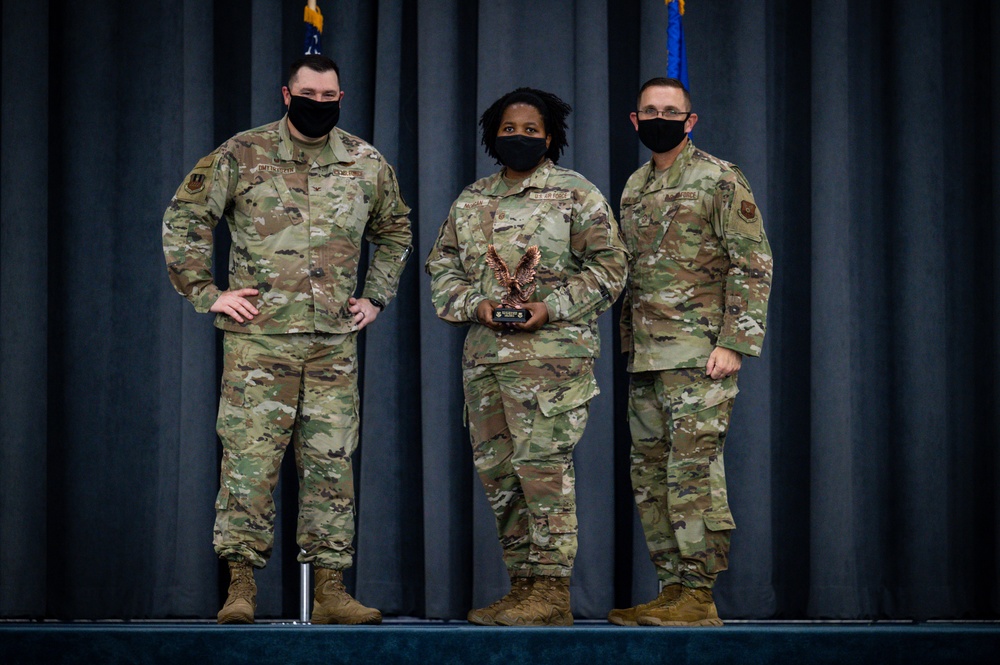 Barksdale kicks off 2nd Bomb Wing quarterly awards