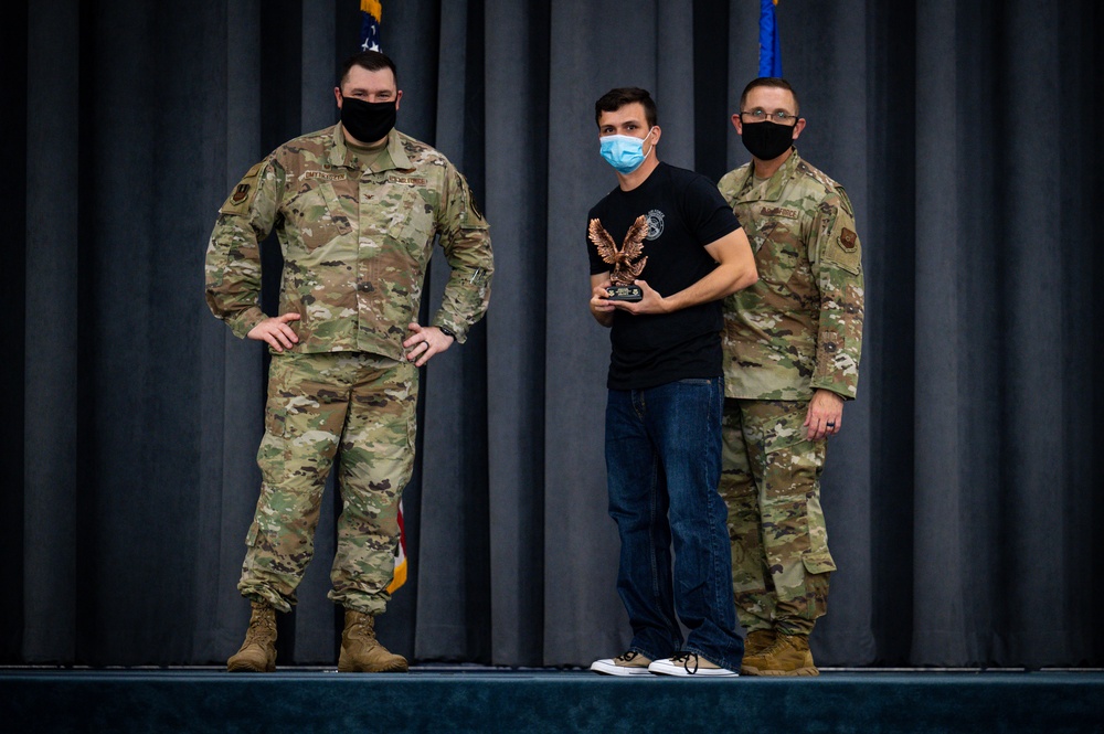 Barksdale kicks off 2nd Bomb Wing quarterly awards