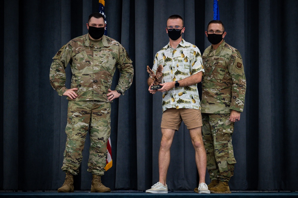 Barksdale kicks off 2nd Bomb Wing quarterly awards