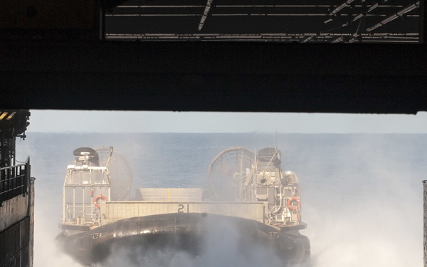 Talisman Sabre 2021 LCAC Ops Aboard USS New Orleans