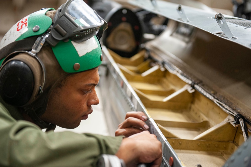 Maintenance Aboard USS New Orleans in the Coral Sea 2021