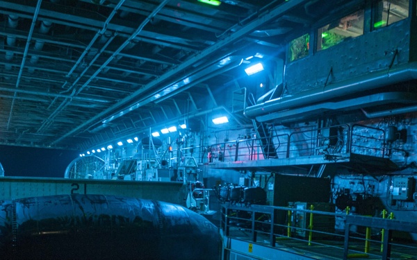 Night LCAC Operations aboard USS New Orleans in the Coral Sea 2021