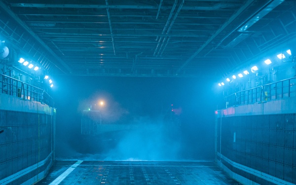 Night LCAC Operations aboard USS New Orleans in the Coral Sea 2021