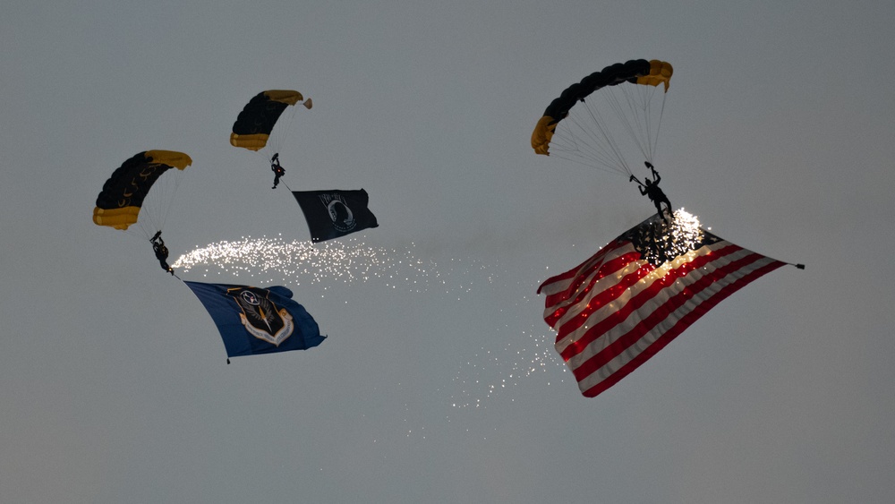 Special Tactics show of force lights up final night of EAA AirVenture Oshkosh 2021