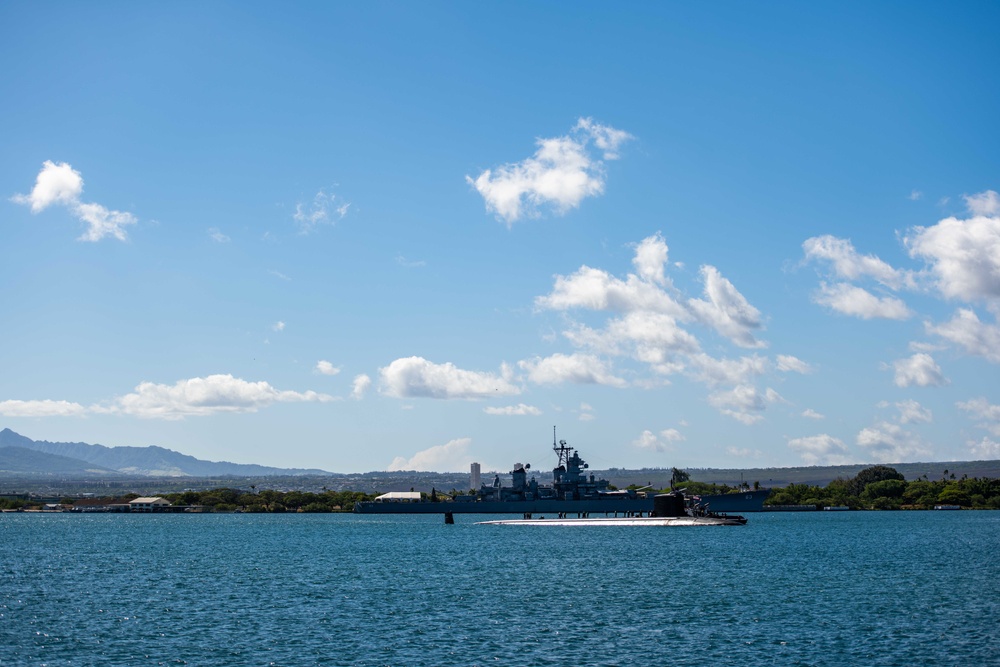 DVIDS Images USS Missouri Returns to Joint Base Pearl HarborHickam