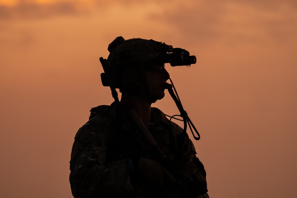Special Tactics show of force lights up final night of EAA AirVenture Oshkosh 2021