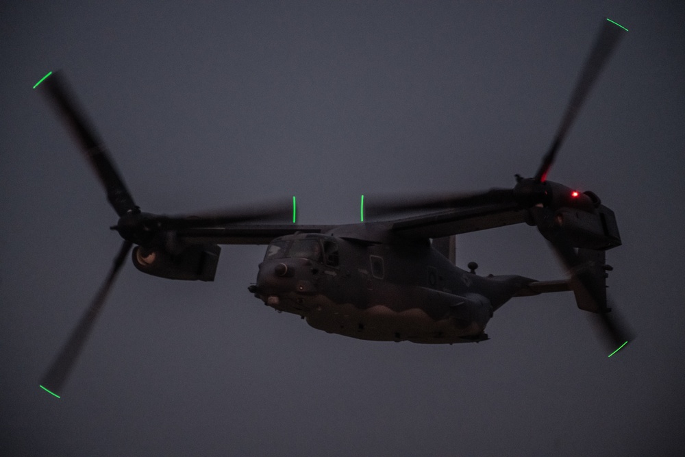 Special Tactics show of force lights up final night of EAA AirVenture Oshkosh 2021