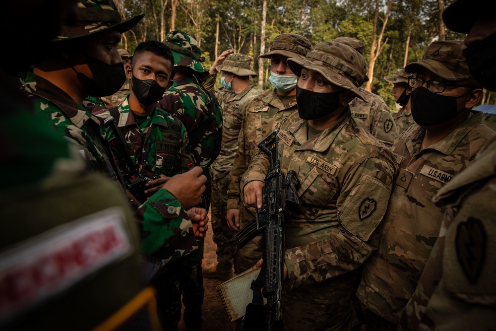 US soldiers integrate with TNI-AD Garuda Shield 21