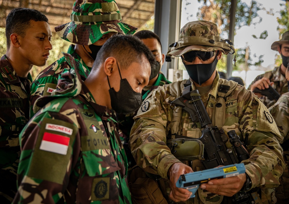 U.S. Army Soldiers integrate with TNI counterparts at Garuda Shield 2021