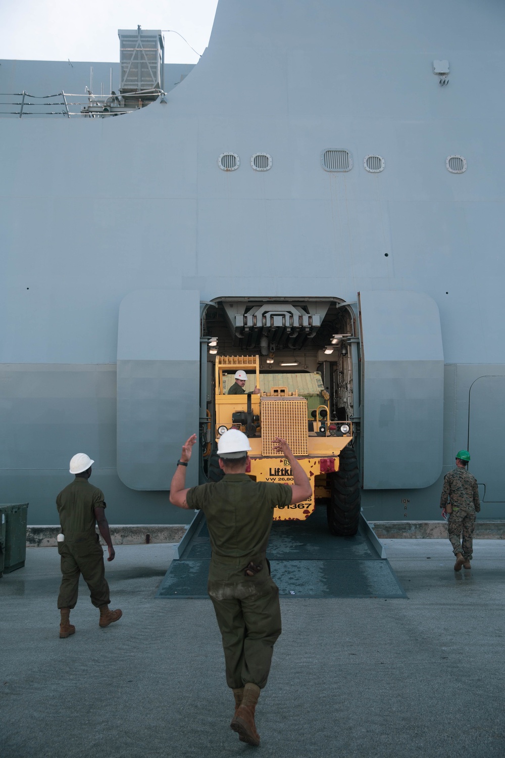 U.S. Marines Offload Equipment From the John P. Murpha (LPD 26) as Part of Exercise Freedom Banner